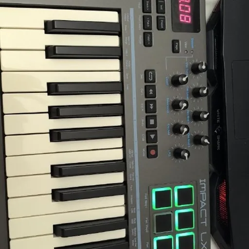 MIDI клавиатура Nektar Impact LX25+
