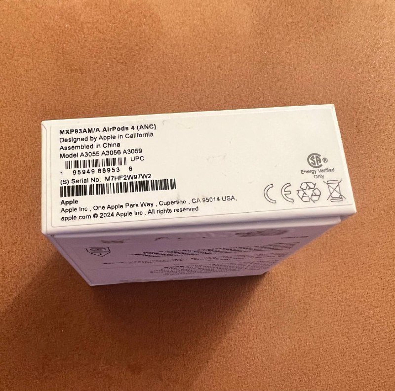 AirPods 4 с активным шумоподавлением 4