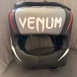 Шлем Venum, боксерские перчатки Venum, обувница 1