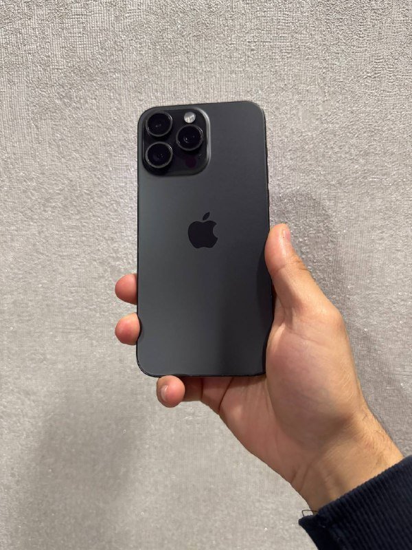 iPhone 15 Pro Max 256gb с чехлом