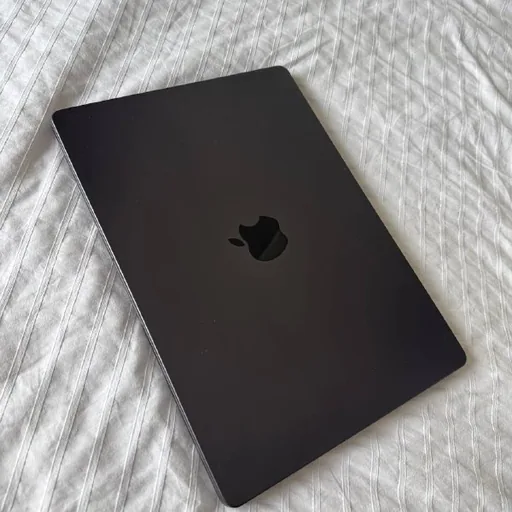 MacBook Pro M5 16 ГБ 512 ГБ