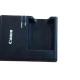 Зеркальная камера Canon Rebel T3i с объективом 1