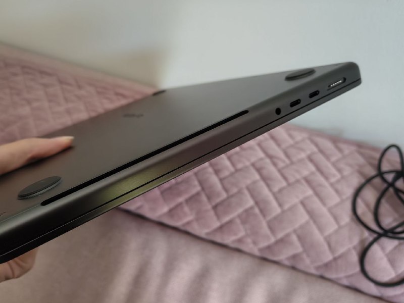Macbook Pro 14" M4 16GB 1TB SSD 7