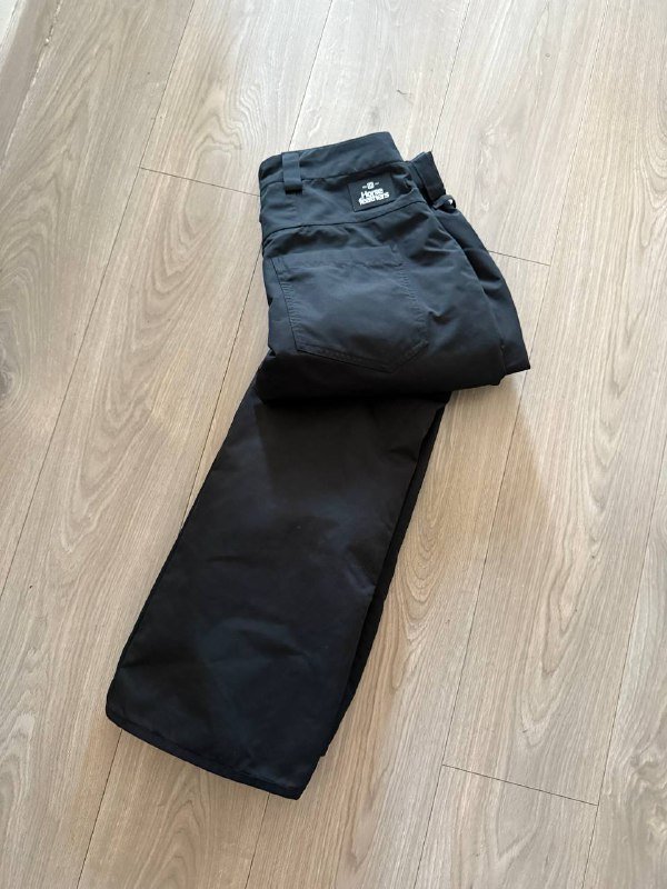 Сноуборд, куртка, ботинки, штаны, чехол, шлем 9