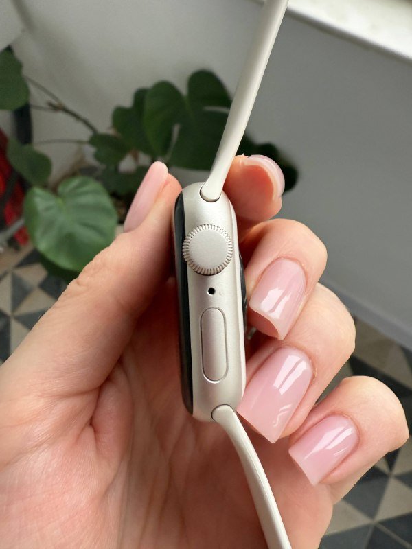 Apple Watch Series SE 2 40mm Starlight Aluminum 3