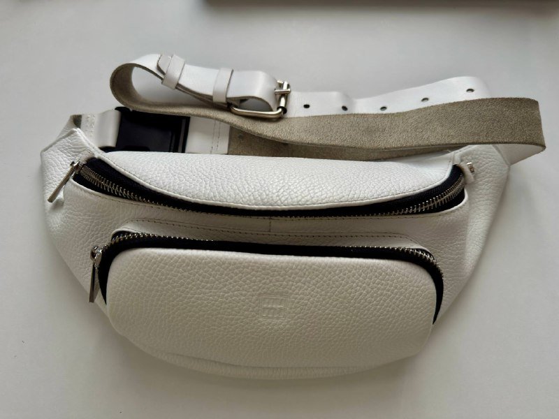 Apple Watch 5 Series 44mm, браслеты ELEGATTO, бананка MUMI, диктофон AI HoDock P1