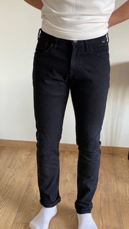 Кардиган Bershka, рубашка черная, джинсы Mavi, кофта коричневая, рубашка Koton, пальто Key Man 3