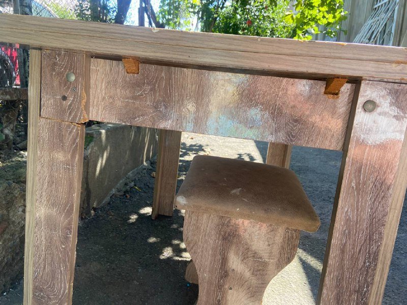 Стол средний размера раскладной 3