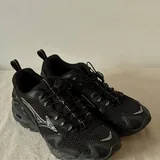 Mizuno x SLY Wave Rider 10 2