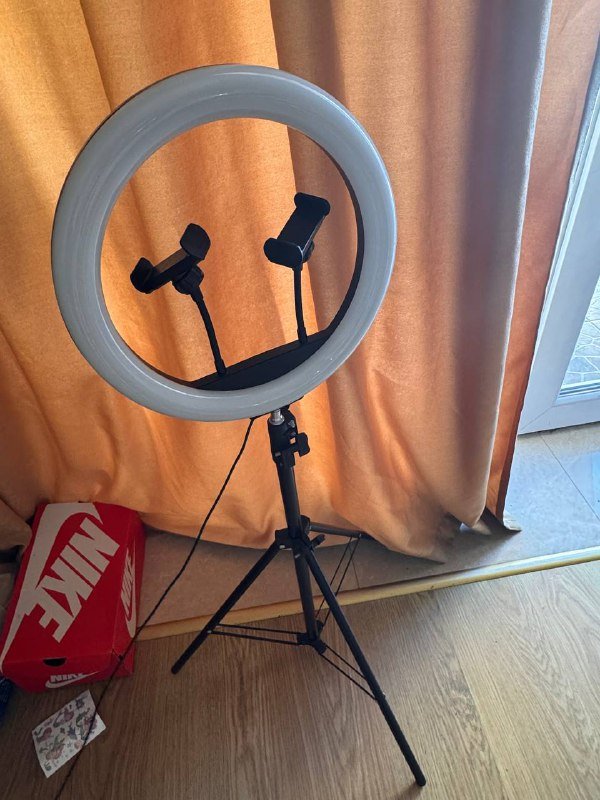 Кольцевая лампа с держателем для телефона 3