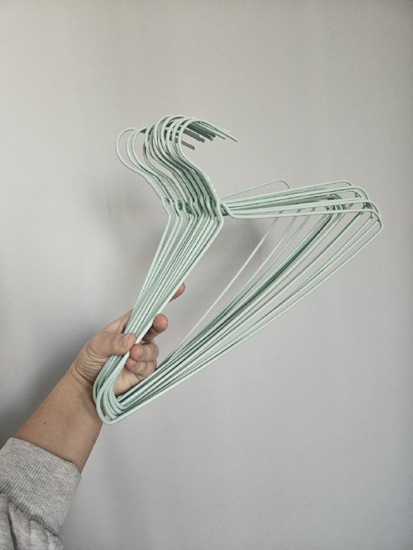 Металлические вешалки светло-зеленые, зеленые, розовые