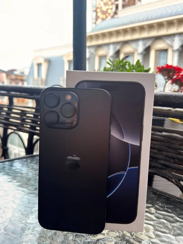 iPhone 16 Pro Max 256GB 1