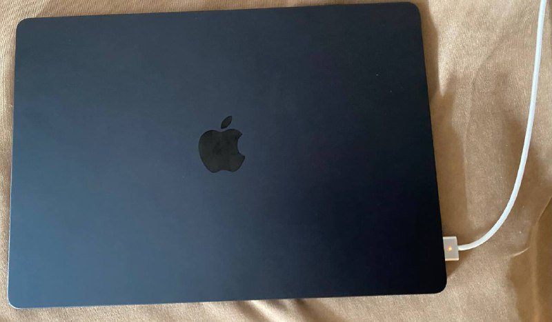 Легкий ноутбук Apple MacBook