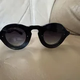 Очки Burberry, платье D&G, джинсы Vicolo 8