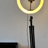 LED кольцевая лампа со штативом 3