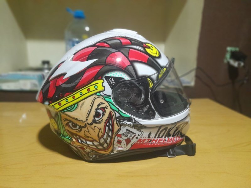 Мотоциклетный шлем MT Helmets Joker 3