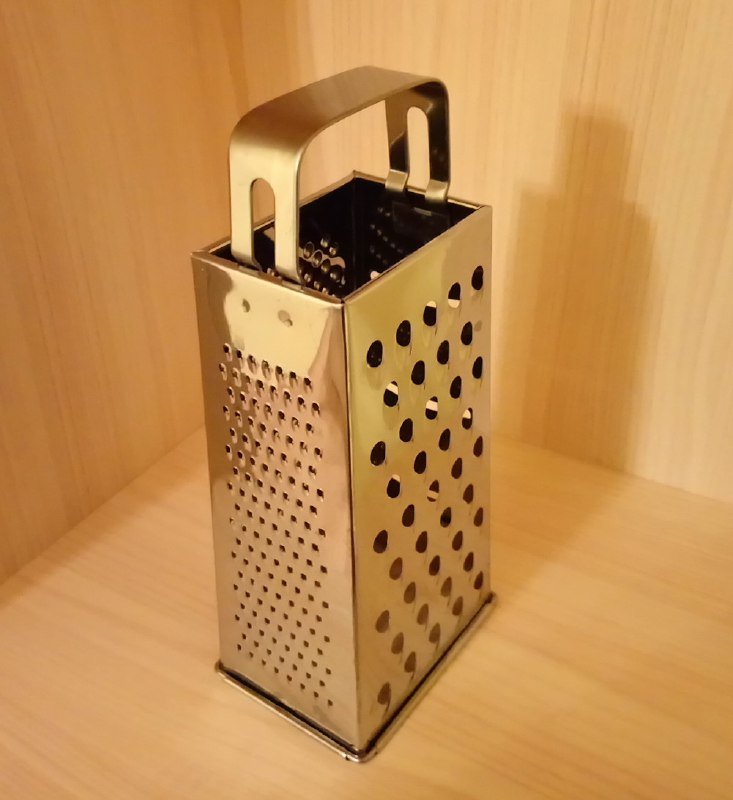 Металлическая терка для кухни