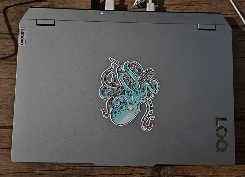 Ноутбук Lenovo LOQ 15IAX9, микрофон Boya BY-PM700