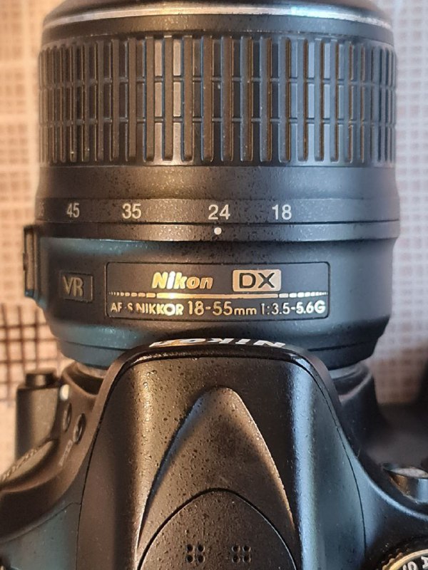 Камера Nikon D5200 с объективом 18-55mm