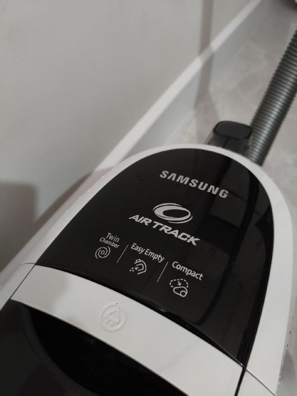 Пылесос Samsung с пластиковым резервуаром для пыли 2