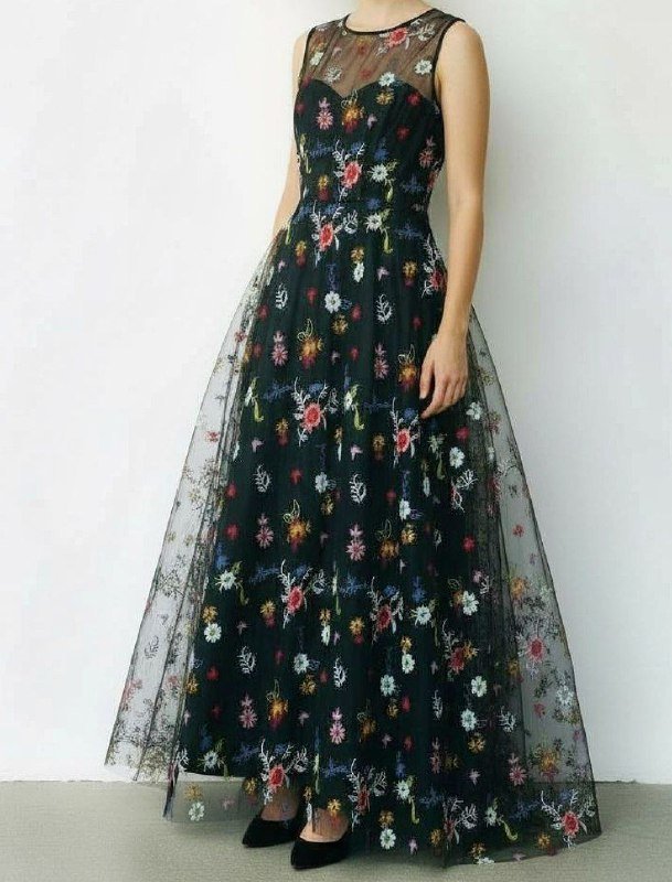 Платье новое пышное с подъюбником размер s-m