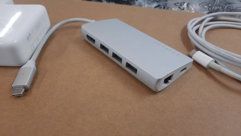 Оригинальное зарядное устройство Apple 61W, Type C адаптер