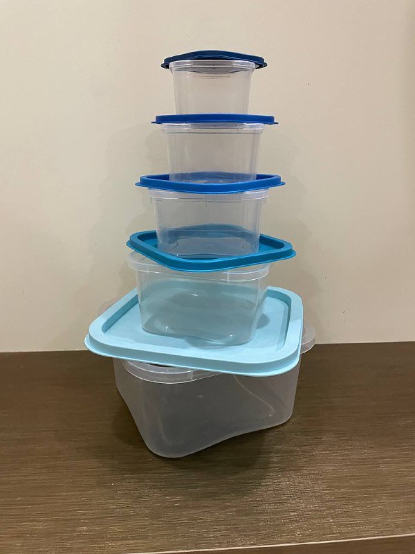 Набор пластиковых контейнеров для хранения еды 2