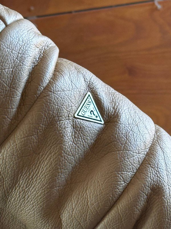 Оригинальная теплая куртка GUESS женская 2