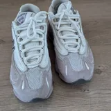 Кроссовки Nike и NB 4