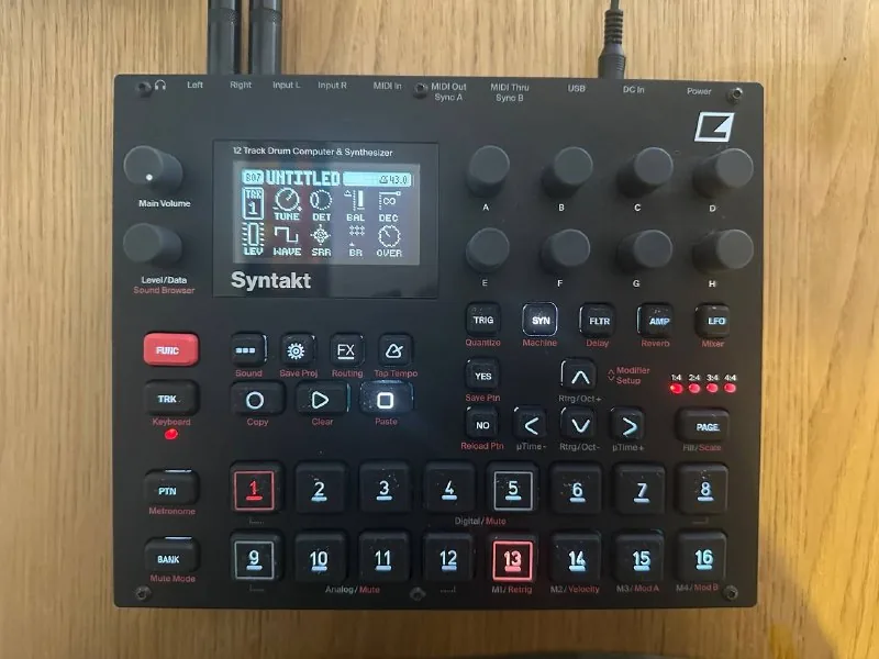 Драм-машина синтезатор Elektron Syntakt