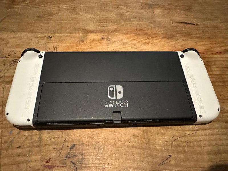 Nintendo Switch OLED, картриджи на Nintendo Switch 4