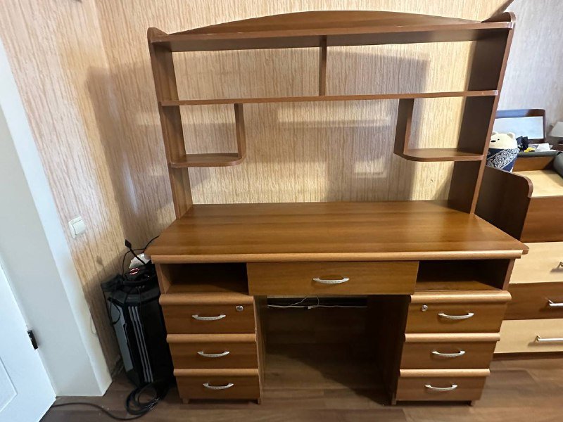 Компьютерный стол с полками съемными 4