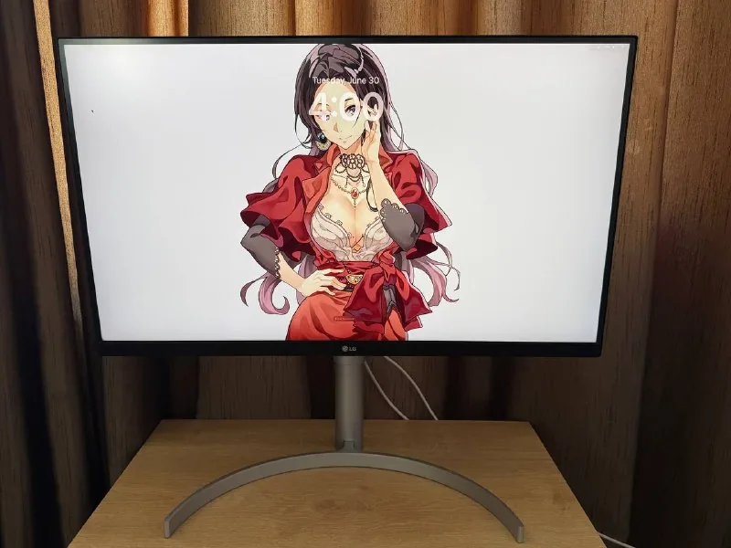 LG монитор 27UL850 1