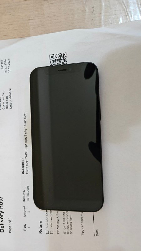 iPhone 12 mini с аксессуарами