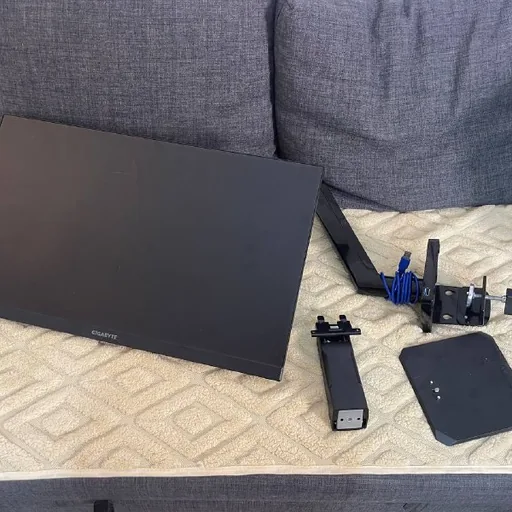 Мониторы Gigabyte, ASUS ROG Strix, PHILIPS Evnia