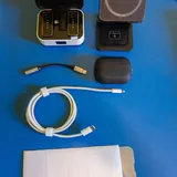 iPhone 13, AirPods Pro 2, док-станция, адаптер, петлички 2