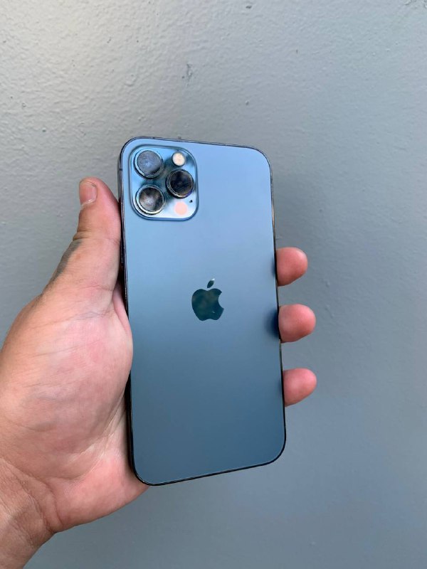 iPhone 12 Pro 128GB Blue, iPhone 12 Pro 128GB White, iPhone Xr 64GB Black 2
