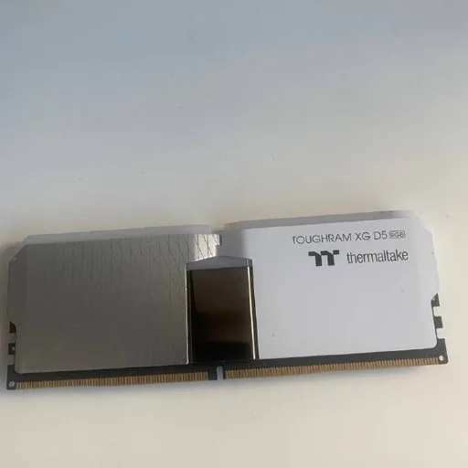 Оперативная память Thermaltake TOUGHRAM XG D5 RGB 16 ГБ DDR5 5600
