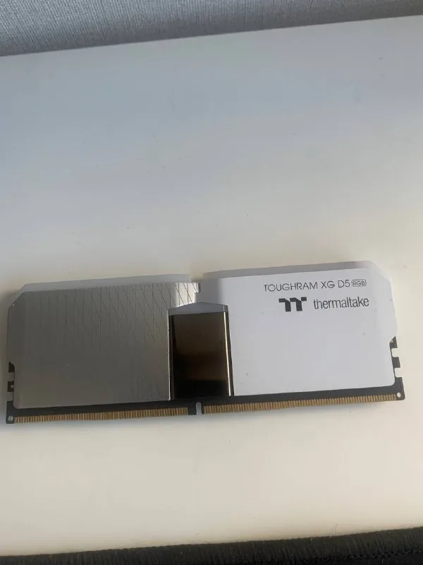 Оперативная память Thermaltake TOUGHRAM XG D5 RGB 16 ГБ DDR5 5600