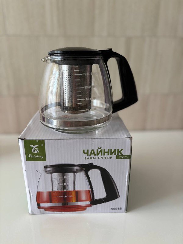 Кастрюля с крышкой, форма для выпечки, заварочный чайник, электрочайник, бокалы для вина, силиконовый коврик 3