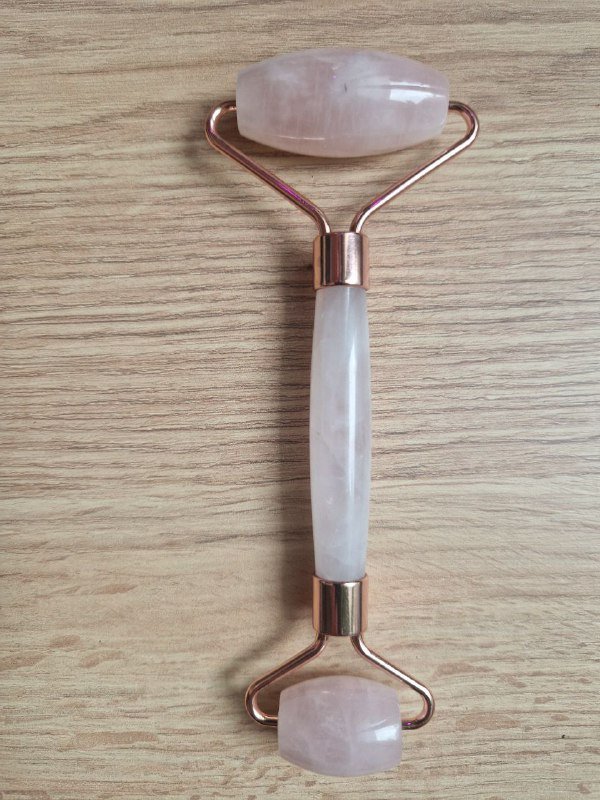 Массажер для лица розовый кварц