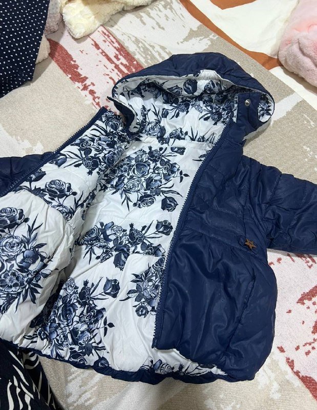 Детская двусторонняя куртка с отстегивающимся капюшоном