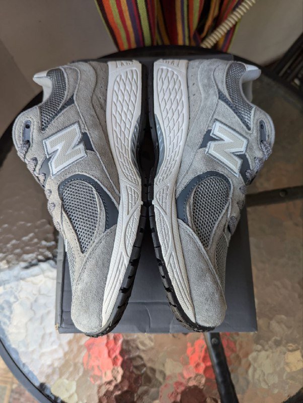 Женские кроссовки New Balance 2002 3