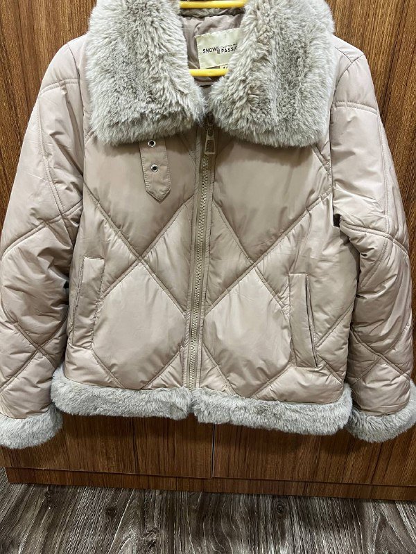 Куртка, кастьюм, джинсовая юбка, черная рубашка