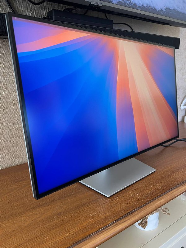 Dell UltraSharp U2722DE 27" QHD монитор 2