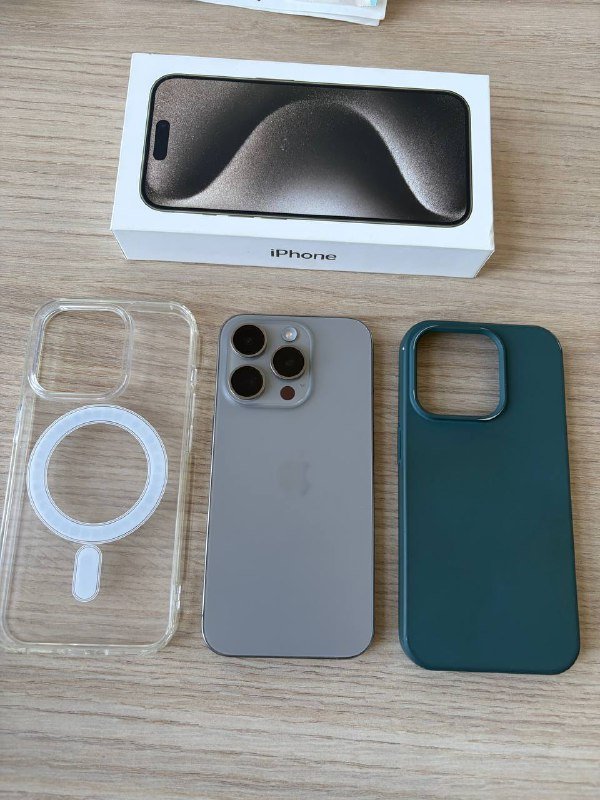 iPhone 15 pro 256gb Natural Titanium