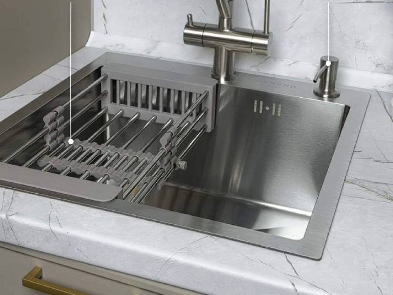 Регулируемая сушилка для посуды над раковиной