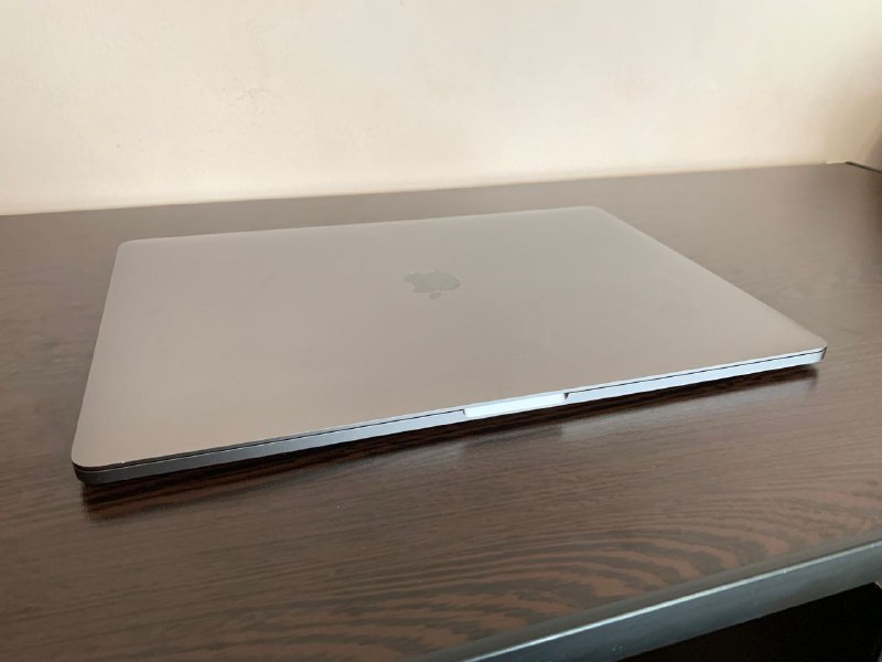 MacBook Pro 2019 16 inch Core i9 1TB SSD 16GB RAM 2
