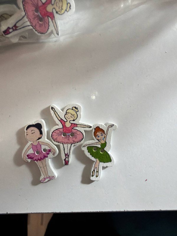 Деревянные пуговицы в виде балерин около 100 шт