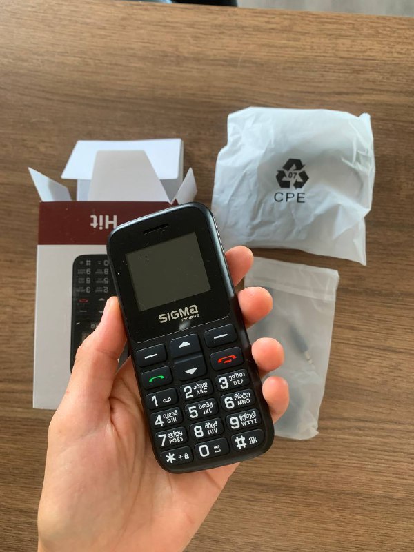 Телефон Sigma для цифрового детокса с зарядкой и наушниками